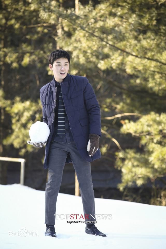 尹施允(,Yun Si Yun,ユン シユン,Yoon Si Yoon)总理和我-姜仁浩 最全剧照