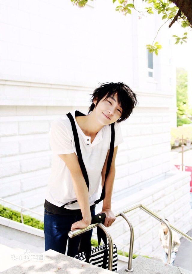 尹施允(,Yun Si Yun,ユン シユン,Yoon Si Yoon)--当你还是模特时期素颜照相册