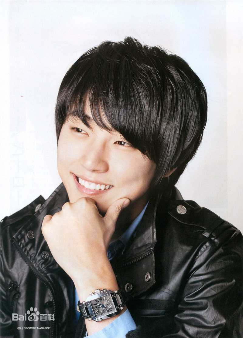 尹施允(,Yun Si Yun,ユン シユン,Yoon Si Yoon)Brokore magazine素颜照相册