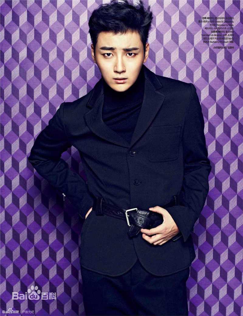 尹施允(,Yun Si Yun,ユン シユン,Yoon Si Yoon)Harper's BAZAAR图册