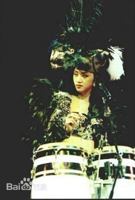 梅艳芳(Anita Mui,アニタ ·ムイ)1990年夏日耀光华演唱会前后照片