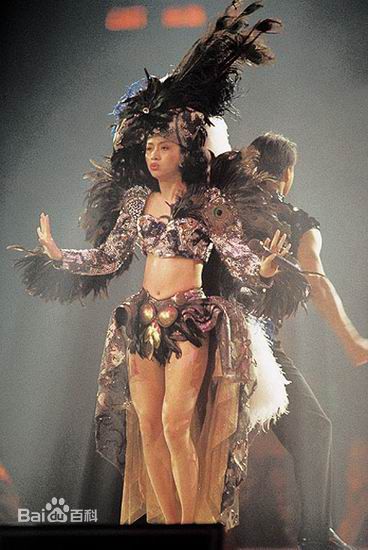 梅艳芳(Anita Mui,アニタ ·ムイ)1990年夏日耀光华演唱会前后照片