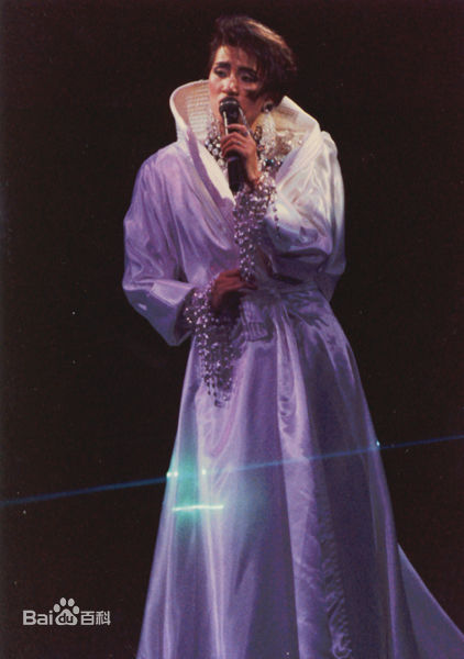 梅艳芳(Anita Mui,アニタ ·ムイ)1985-1986年尽显光华演唱会性感图片图集