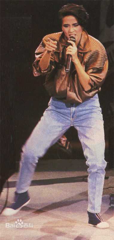 梅艳芳(Anita Mui,アニタ ·ムイ)1985-1986年尽显光华演唱会性感图片图集