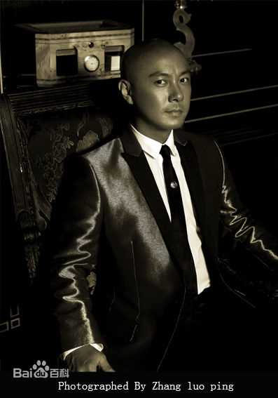 张卫健(Dicky Cheung)时尚生活照壁纸壁纸