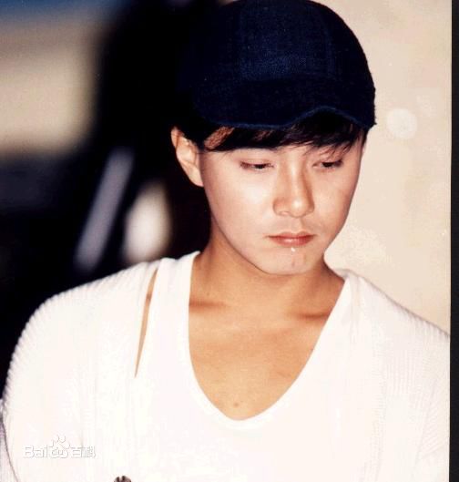 张卫健(Dicky Cheung)青年时期素颜照相册