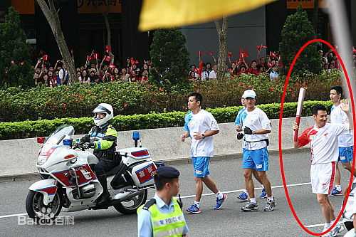 张学友(Jacky Cheung)火炬手壁纸壁纸