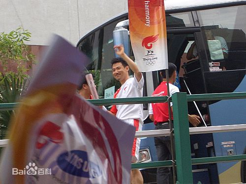 张学友(Jacky Cheung)火炬手壁纸壁纸