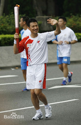 张学友(Jacky Cheung)火炬手壁纸壁纸