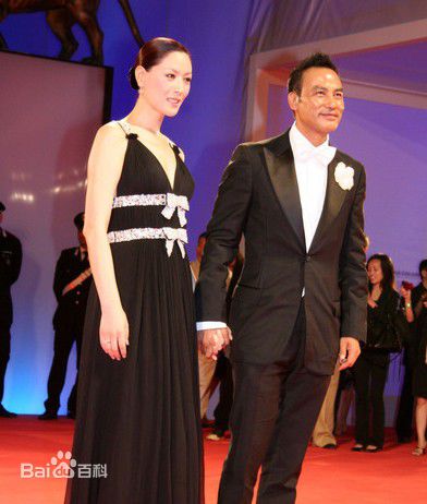 任达华(Simon Yam或Yam Tat-wah)与琦琦图册