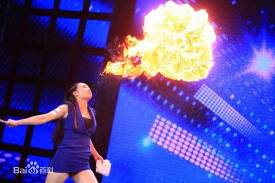 最新温碧霞(Irene Wan)性感图片