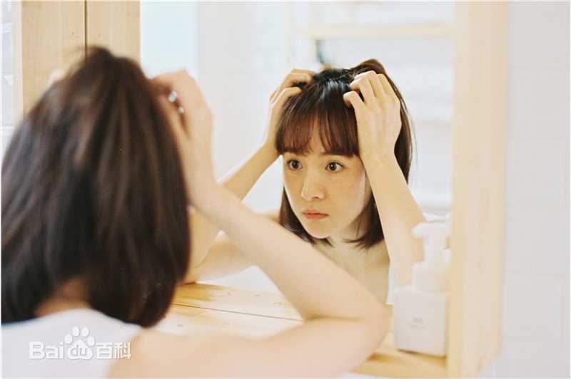 李依伊最全素颜背心壁纸