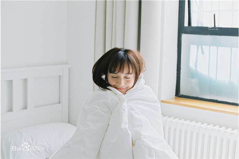 李依伊最全素颜背心壁纸