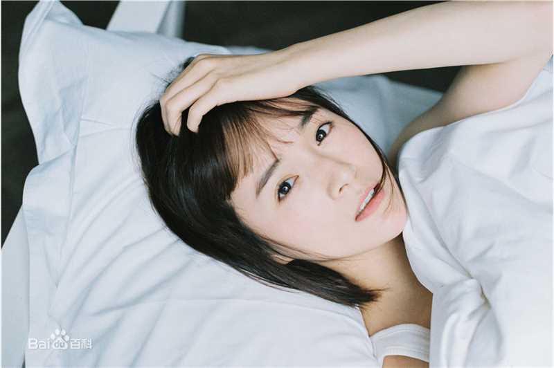 李依伊最全素颜背心壁纸