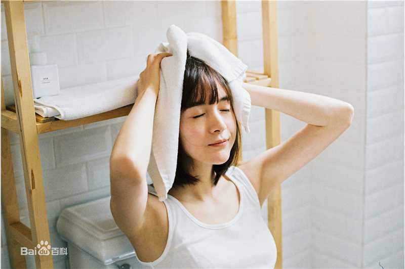 李依伊最全素颜背心壁纸