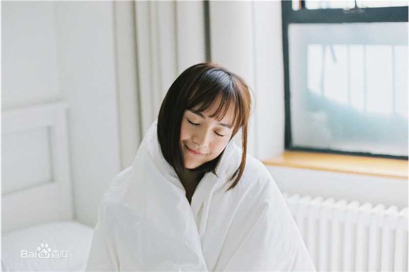 李依伊最全素颜背心壁纸