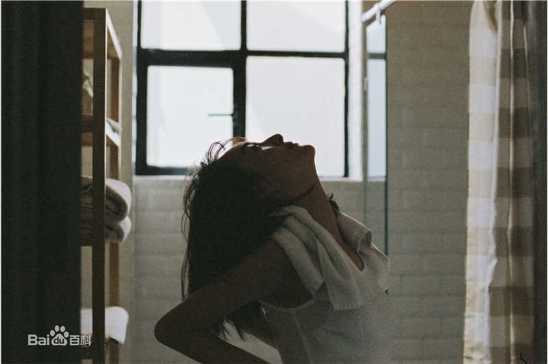 李依伊最全素颜背心壁纸