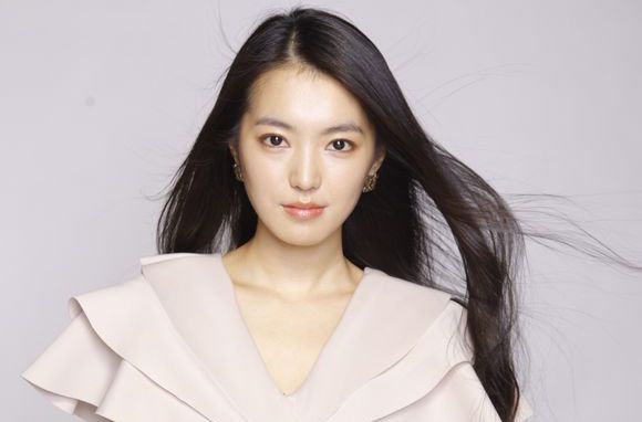 最新申珉熙((Shin Min Hee))壁纸