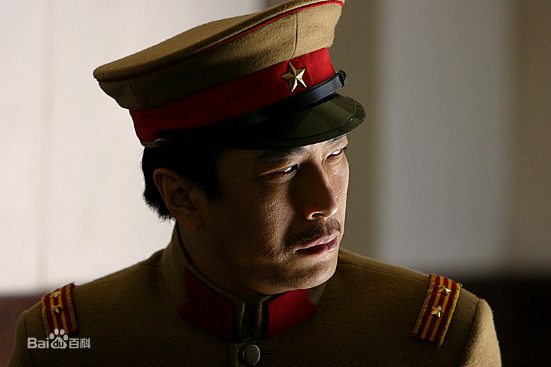 陶为(TAOWEI)在之央视谍战悬疑剧《愤怒摄影师》中的