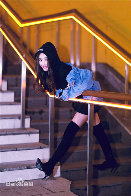 杜若溪(sunny)时尚街拍照前后照片