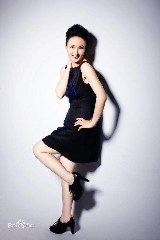 马睿最新实力演员 夏日尽显女人风范壁纸