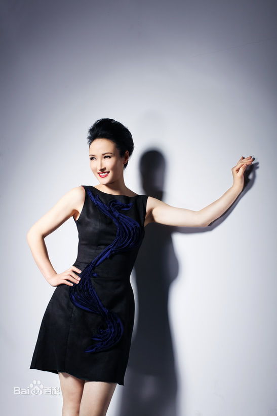 马睿最新实力演员 夏日尽显女人风范壁纸