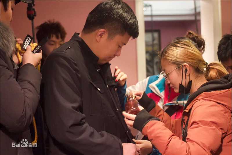 十木吉(lifes lee)工作照性感图片图集