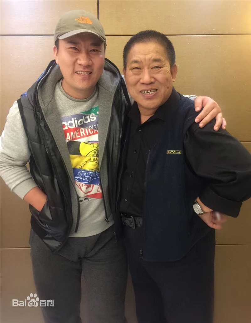 十木吉(lifes lee)工作照性感图片图集