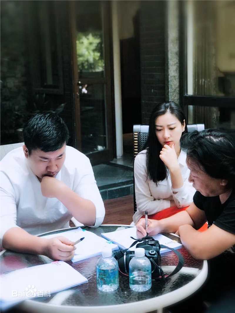 十木吉(lifes lee)工作照性感图片图集