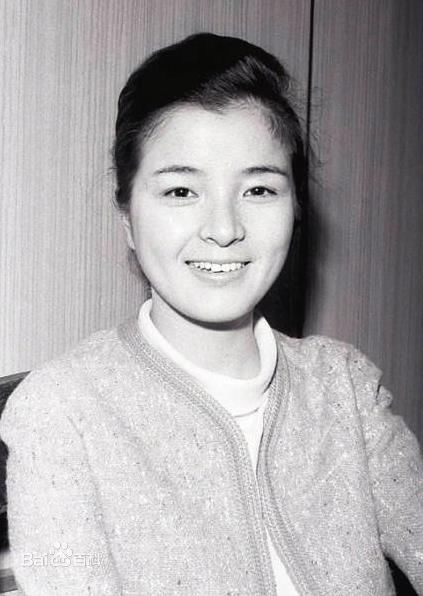 倍赏千惠子(ばいしょう ちえこ Baishou chieko)最新倍赏千恵子 特集壁纸