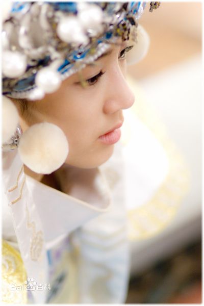 郑丽媛(,Jung Ryeo Won)王女自鸣鼓性感图片图集