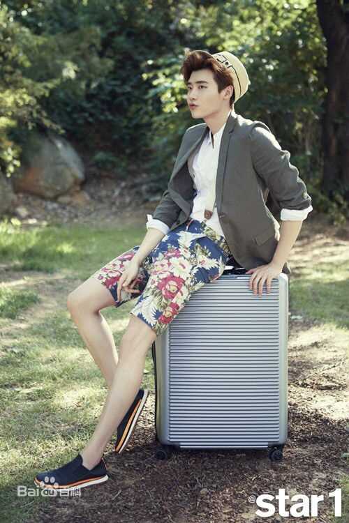 李钟硕(Lee Jong Suk)star 1性感图片图集