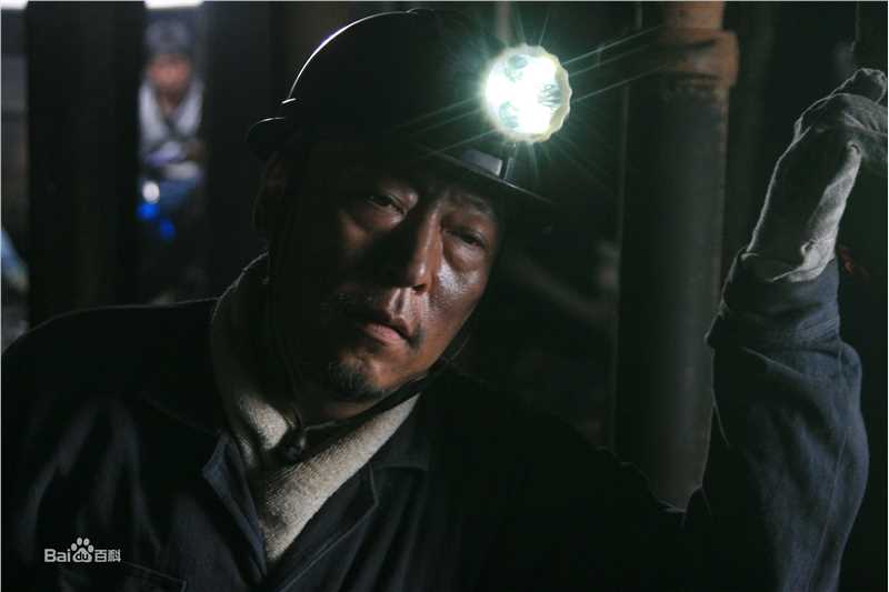 闫然《幸存日》高清海报图集