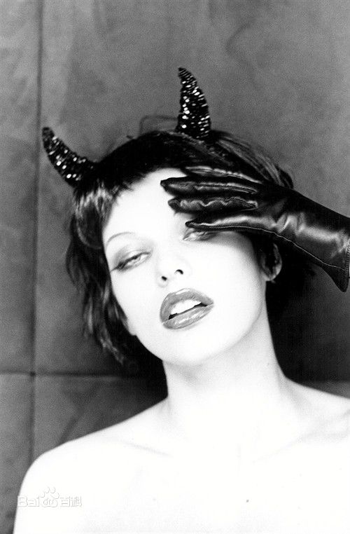 最全米拉·乔沃维奇(Milla Jovovich)精彩图册1