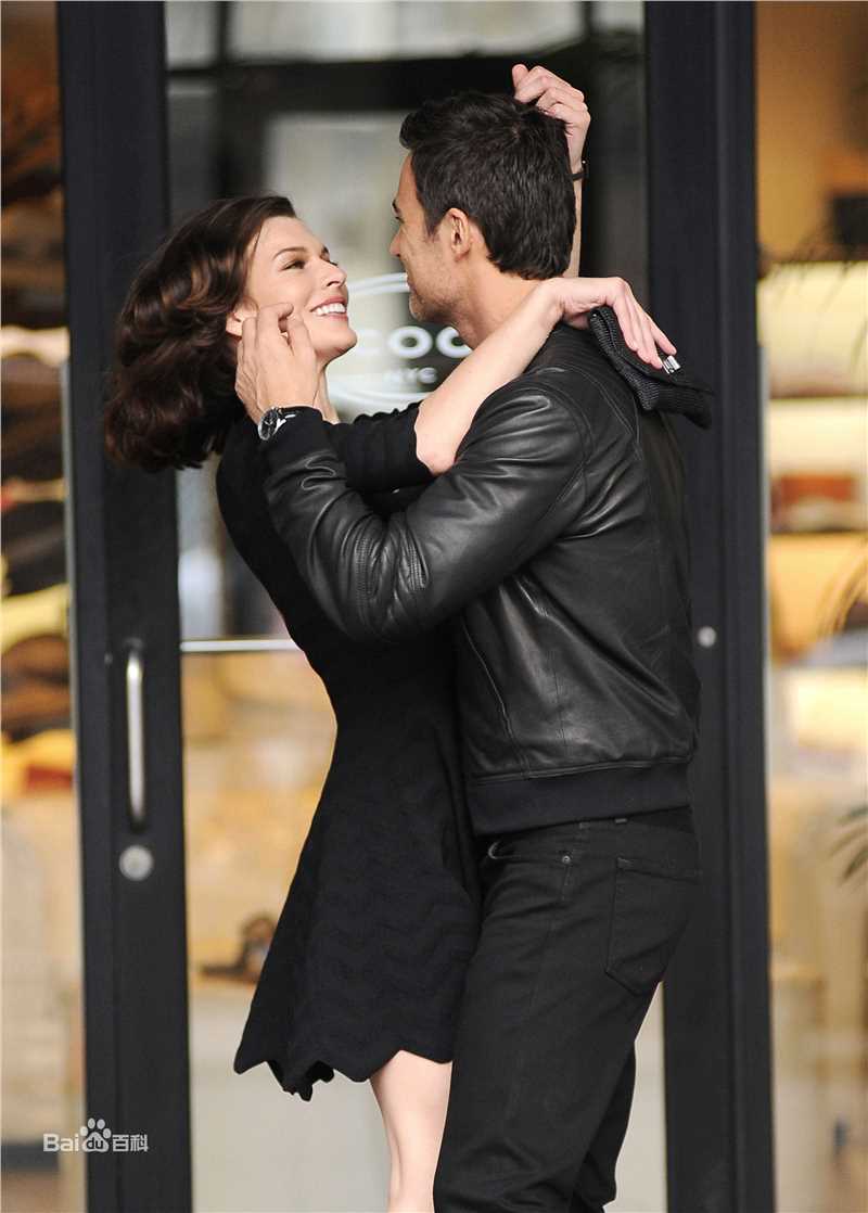 精选米拉·乔沃维奇(Milla Jovovich)精彩图册1