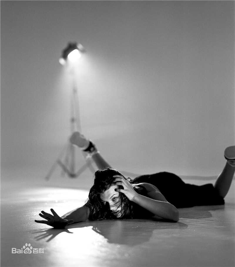 精选米拉·乔沃维奇(Milla Jovovich)精彩图册1