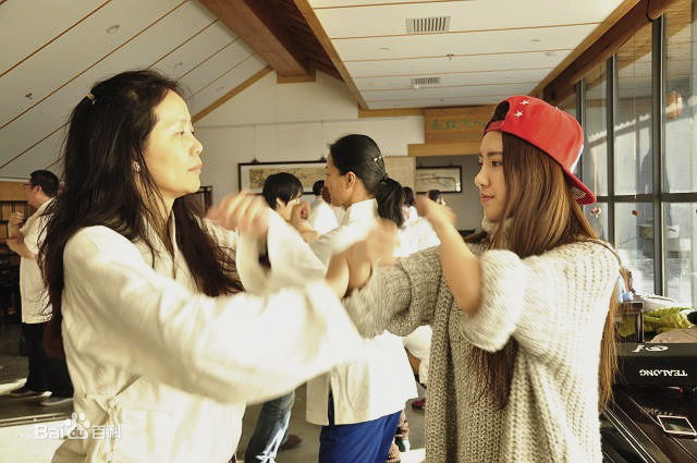 张沙沙(sophia)生活照壁纸壁纸