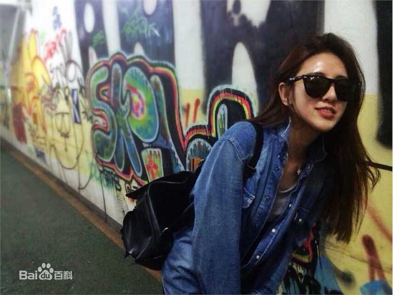 张沙沙(sophia)生活照壁纸壁纸