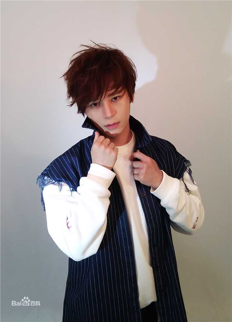 陈奕天(Eachen)高清蓝色图册