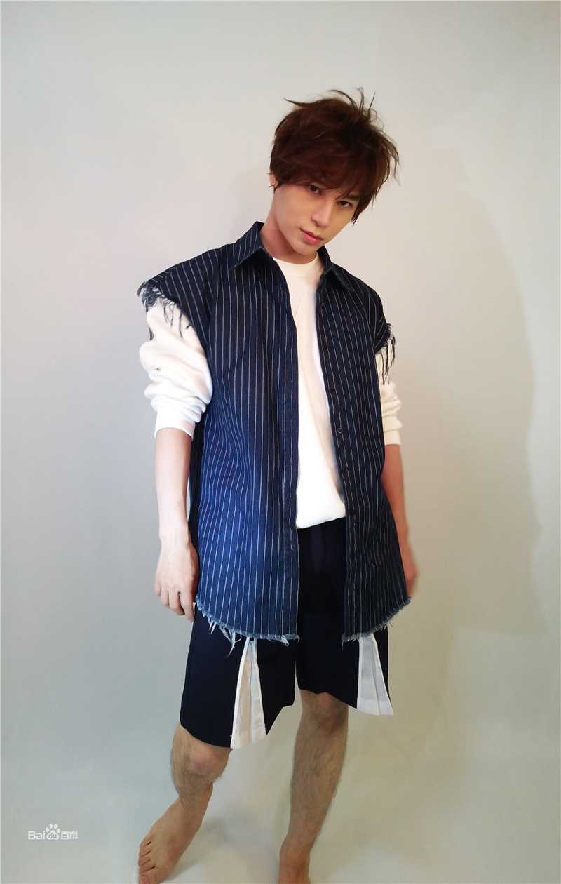 陈奕天(Eachen)高清蓝色图册