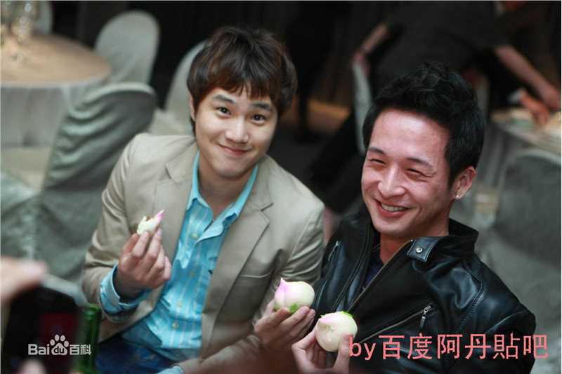 阿丹出席活动生活照相册