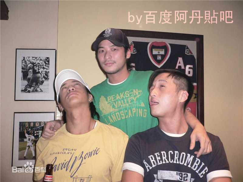 阿丹出席活动生活照相册