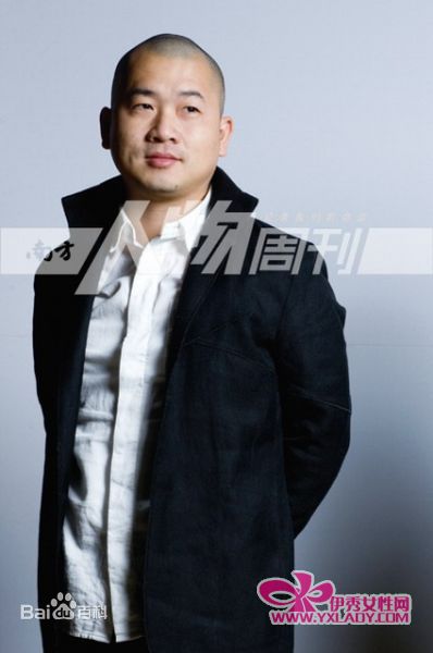 高清卫铁性感图片