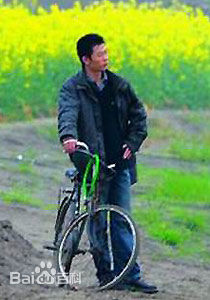 高清卫铁性感图片