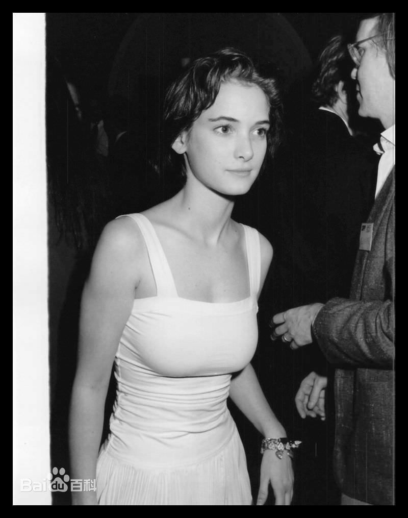 薇诺娜·瑞德(Winona Ryder)早年时期的薇诺娜性感图片图集