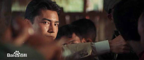 最新迈克尔·西米诺(Michael Cimino)在电影《Year of the Dargon》中的壁纸
