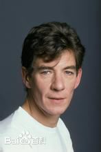 伊恩·麦克莱恩(Ian McKellen)年轻的前后照片