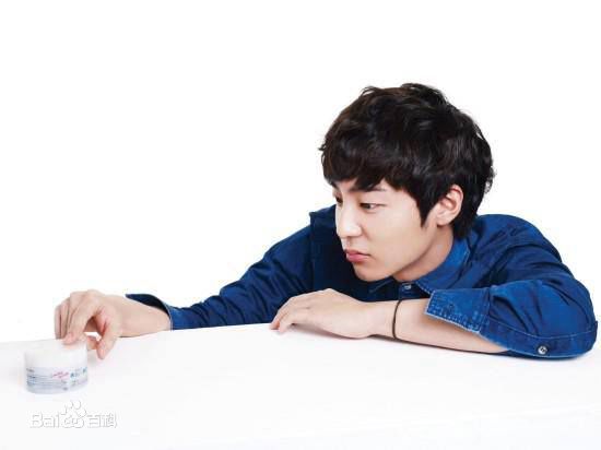 金相佑(Roy Kim,Kim Sang Woo(英); (韩))广告图片图集