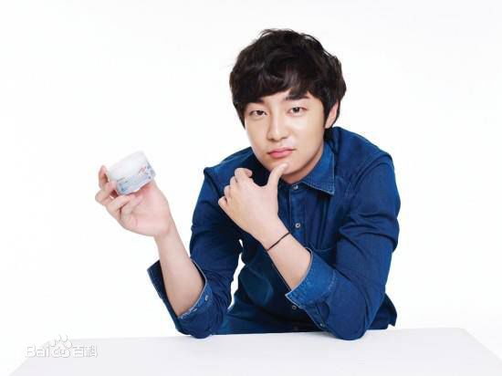 金相佑(Roy Kim,Kim Sang Woo(英); (韩))广告图片图集