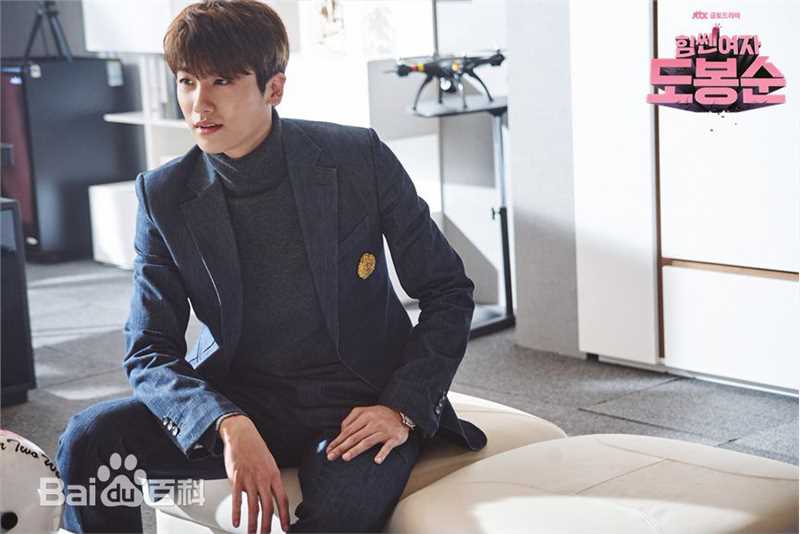 最新朴炯植(,Park Hyung Sik)在《大力女子都奉顺》(2017)中的图集